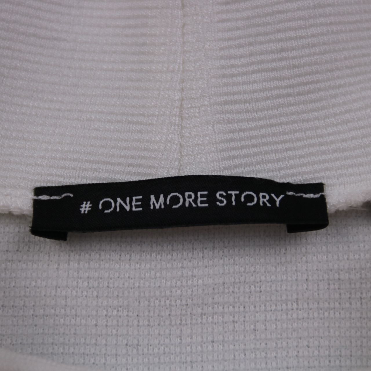 лонгслив One More Story