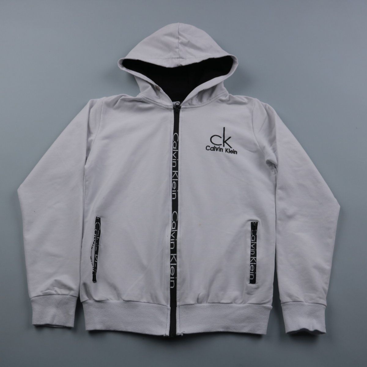 худи Calvin Klein