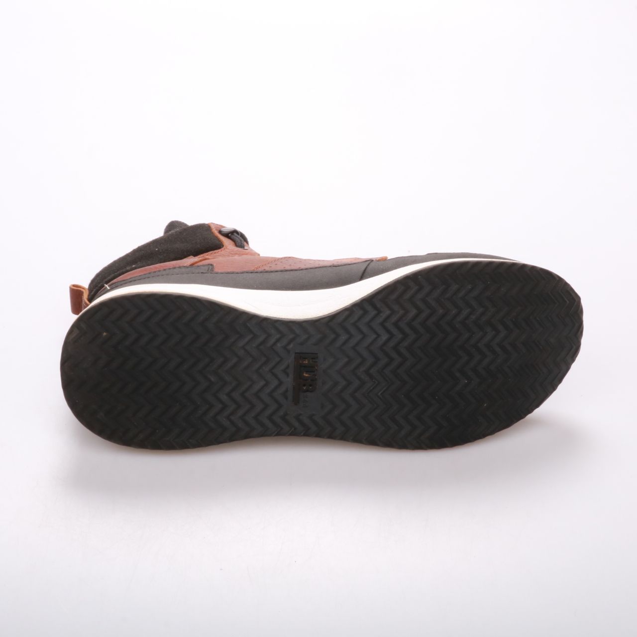 кроссовки HUB