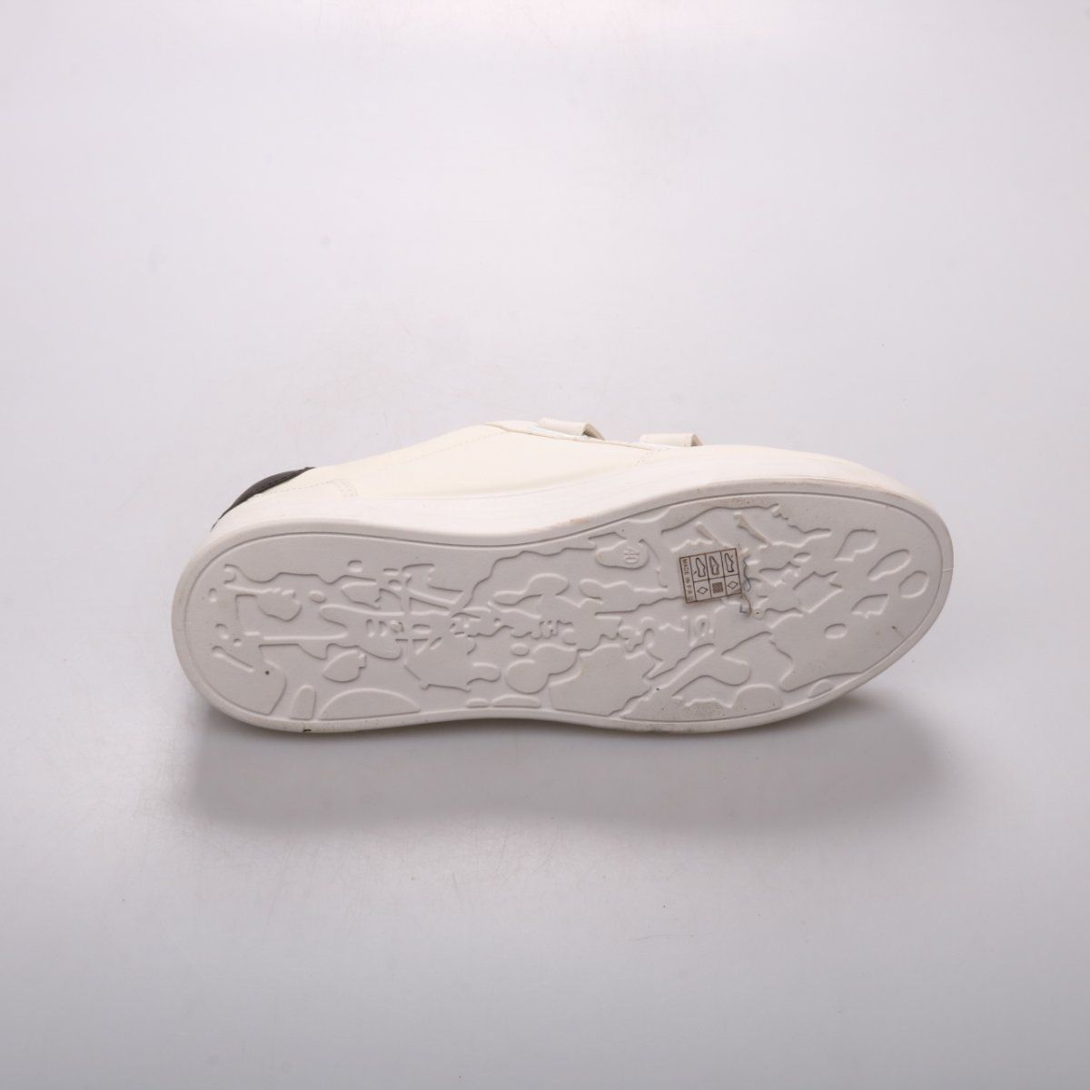 кроссовки Besty