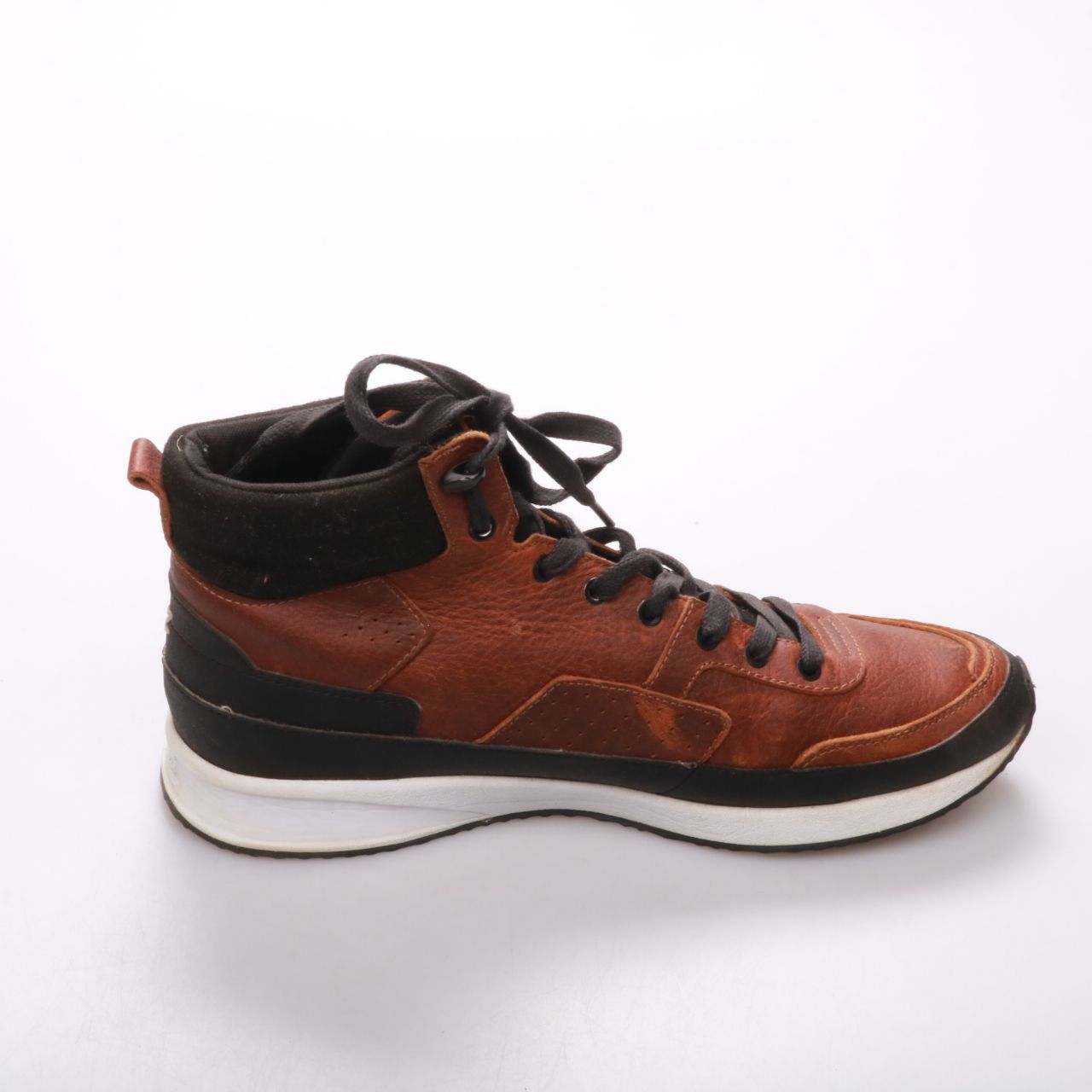 кроссовки HUB