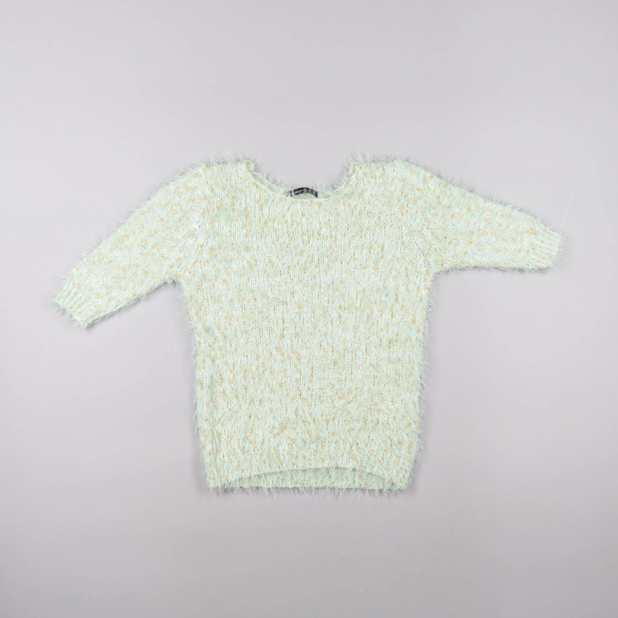 свитер не указано