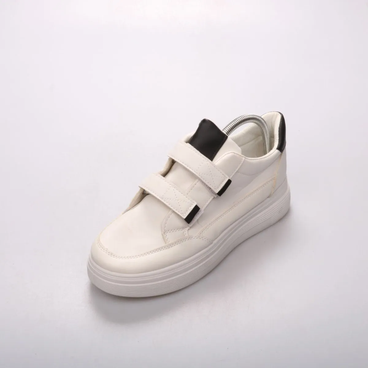 кроссовки Besty