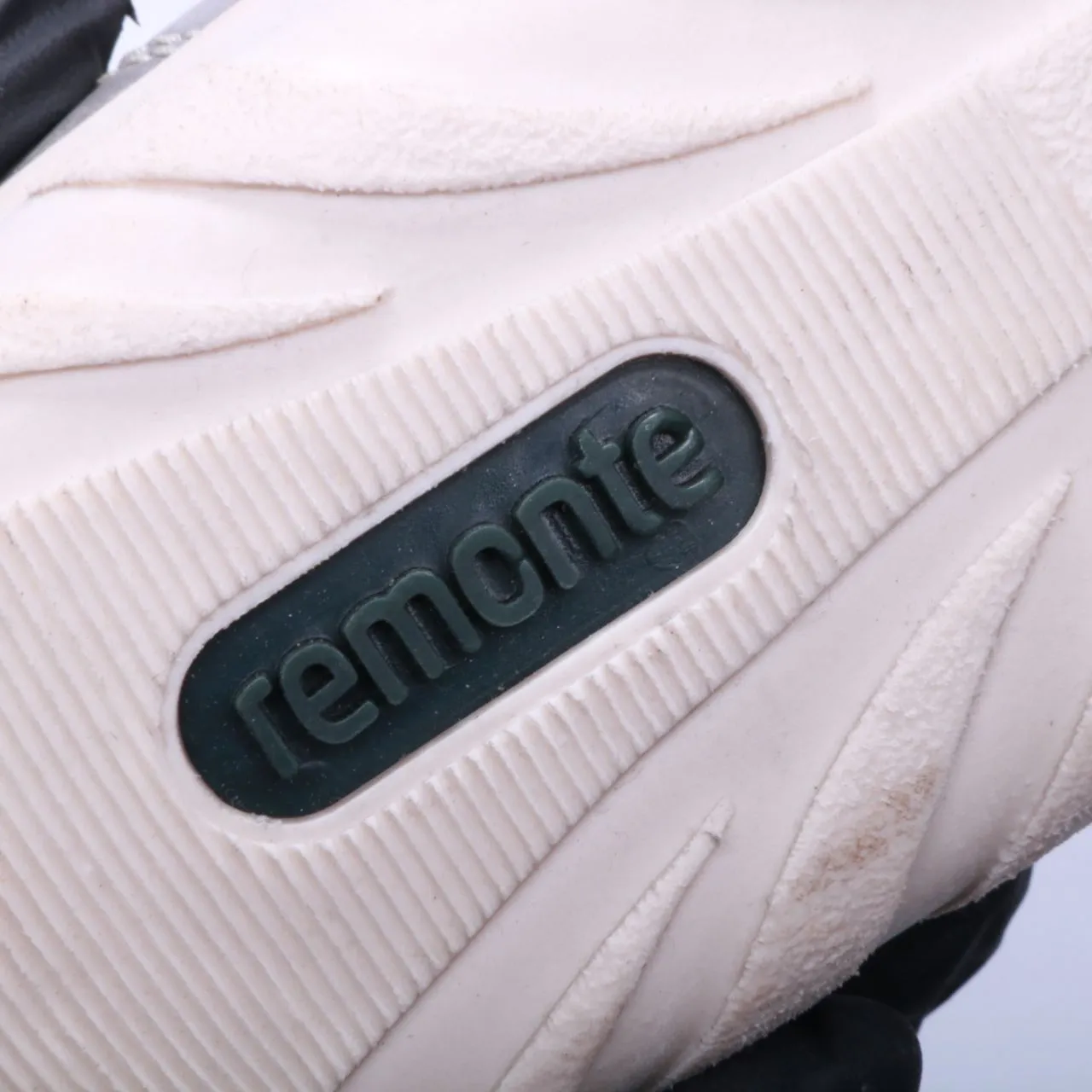 кроссовки Remonte